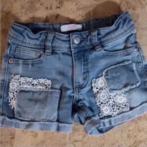 [PICK 5/PAY💲20] ☯ Med. Wash ⁠☯ Lace & patchwork design ⁠☯ cuffed denim shorts